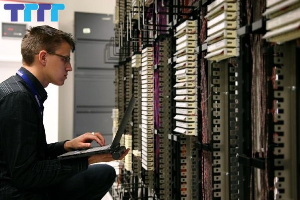 What do electronics and telecommunications technicians do and learn? What do electronics and telecommunications technicians do